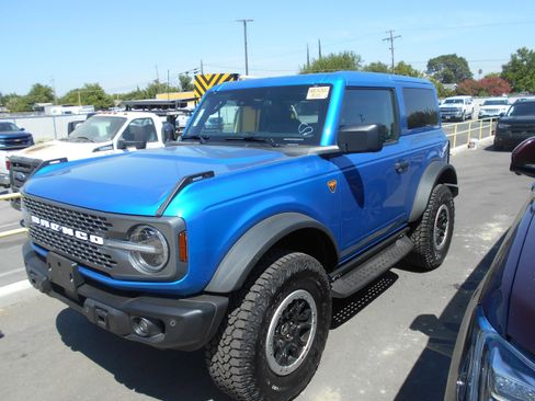 Used 2026 Ford Bronco Badlands AWD/4WD image 3