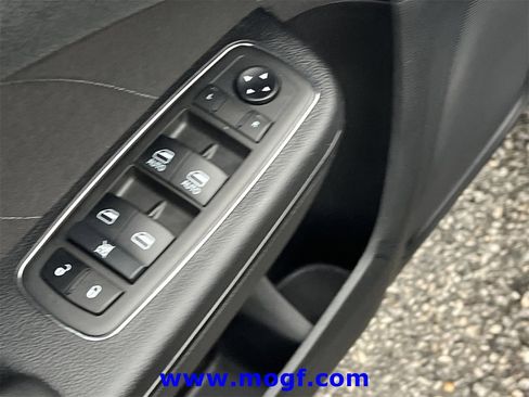 Used 2021 Dodge Charger SXT w/ Blacktop Package image 17