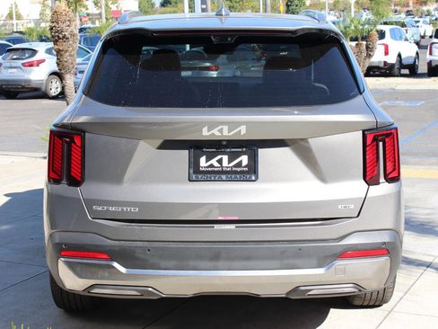 Certified 2025 Kia Sorento SX Prestige image 8
