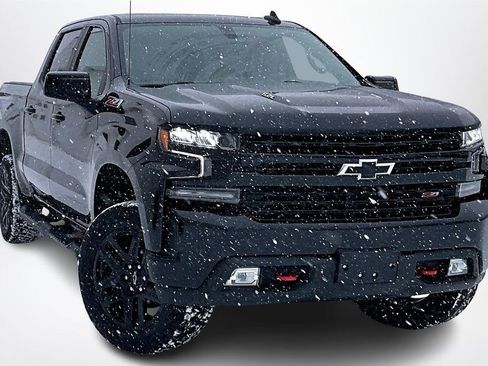 Used 2021 Chevrolet Silverado 1500 LT Trail Boss image 3