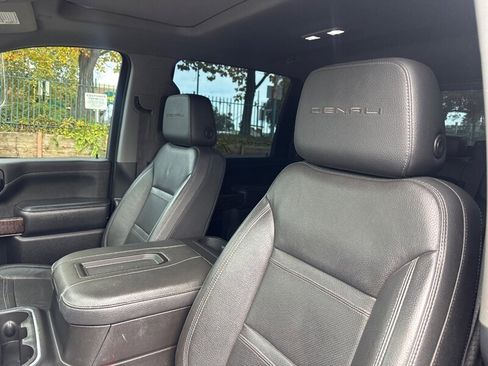 Used 2022 GMC Sierra 2500 Denali w/ Denali Ultimate Package image 26