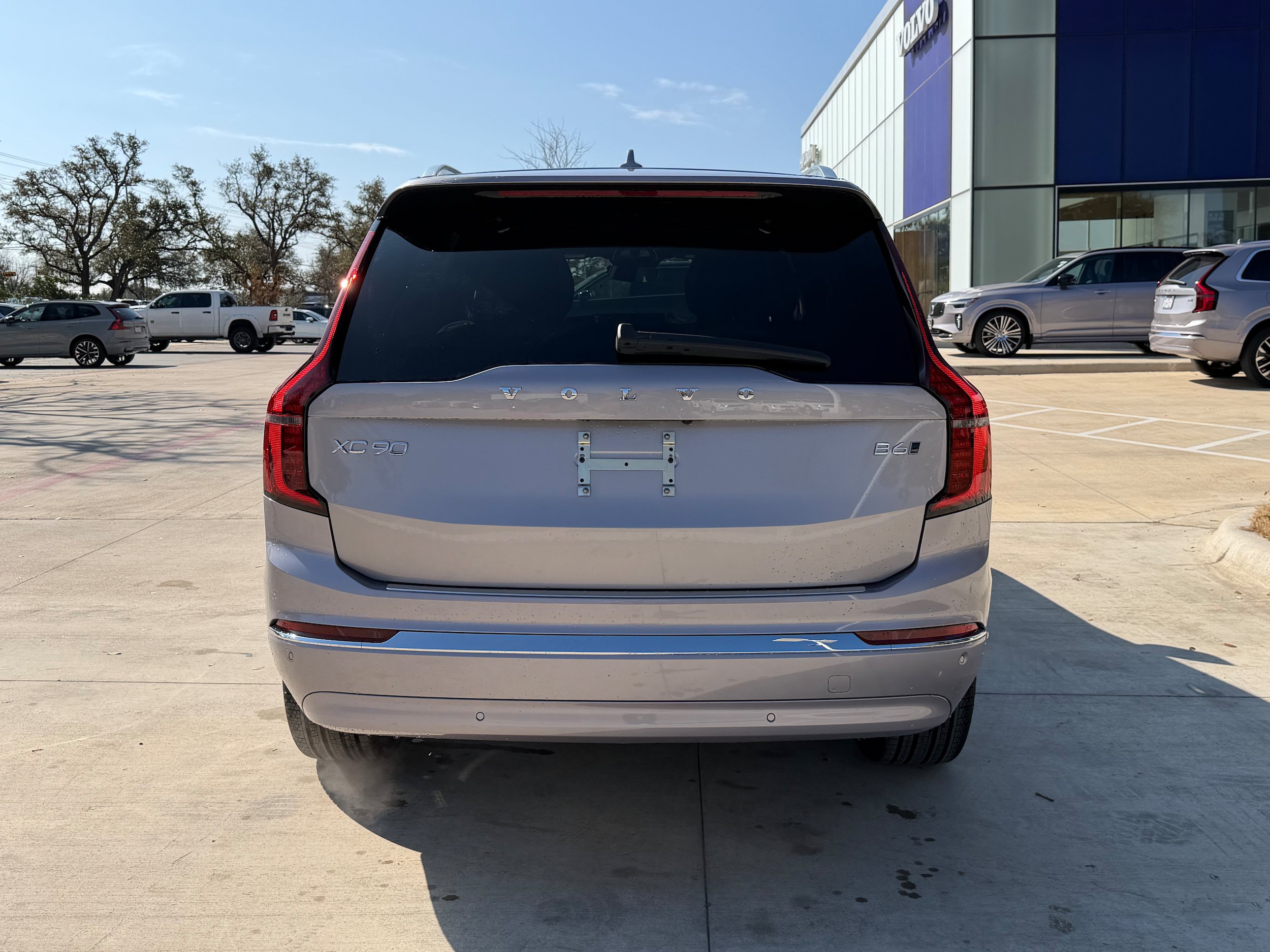 New 2026 Volvo XC90 B6 Plus w/ Protection Package Premier AWD/4WD image 5