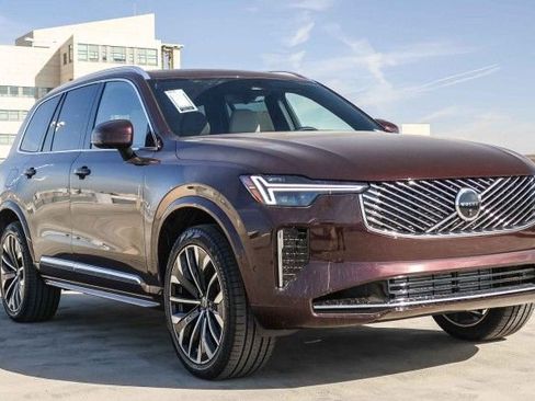 New 2026 Volvo XC90 T8 Plus image 3