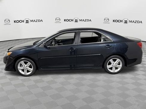 Used 2014 Toyota Camry SE image 4