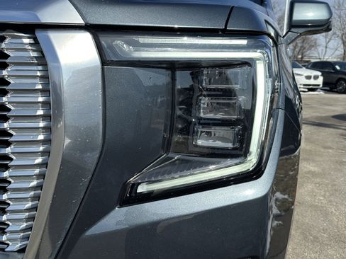 Used 2021 GMC Yukon Denali w/ Denali Premium Package image 7