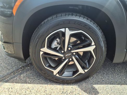 Used 2021 Chevrolet TrailBlazer RS w/ Sun and Liftgate Package FWD image 9