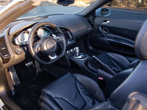 Used 2012 Audi R8 V8 image 45