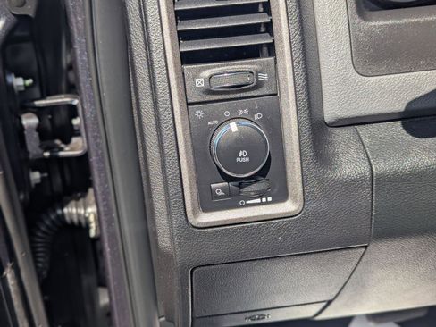 Used 2017 RAM 1500 Express AWD/4WD image 27