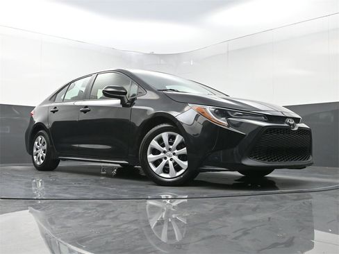 Used 2022 Toyota Corolla LE image 21