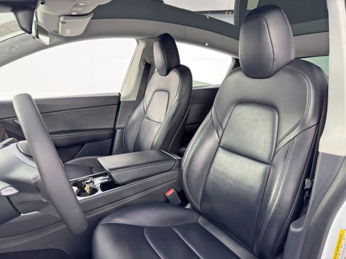 Used 2020 Tesla Model Y Long Range image 38