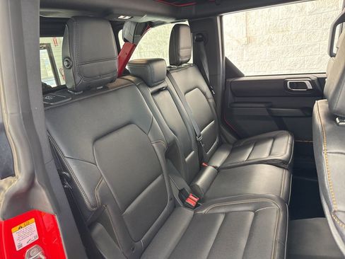 Used 2024 Ford Bronco Badlands w/ Sasquatch Package AWD/4WD image 42