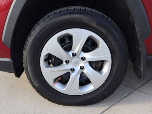 Used 2021 Toyota RAV4 LE image 25