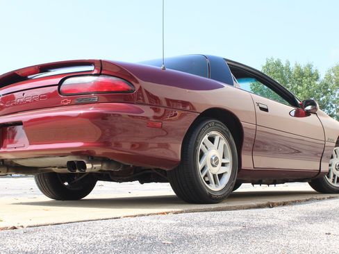 Used 1995 Chevrolet Camaro Z28 RWD image 30