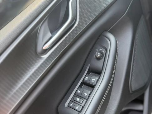 Used 2023 Jeep Grand Cherokee Altitude AWD/4WD image 9