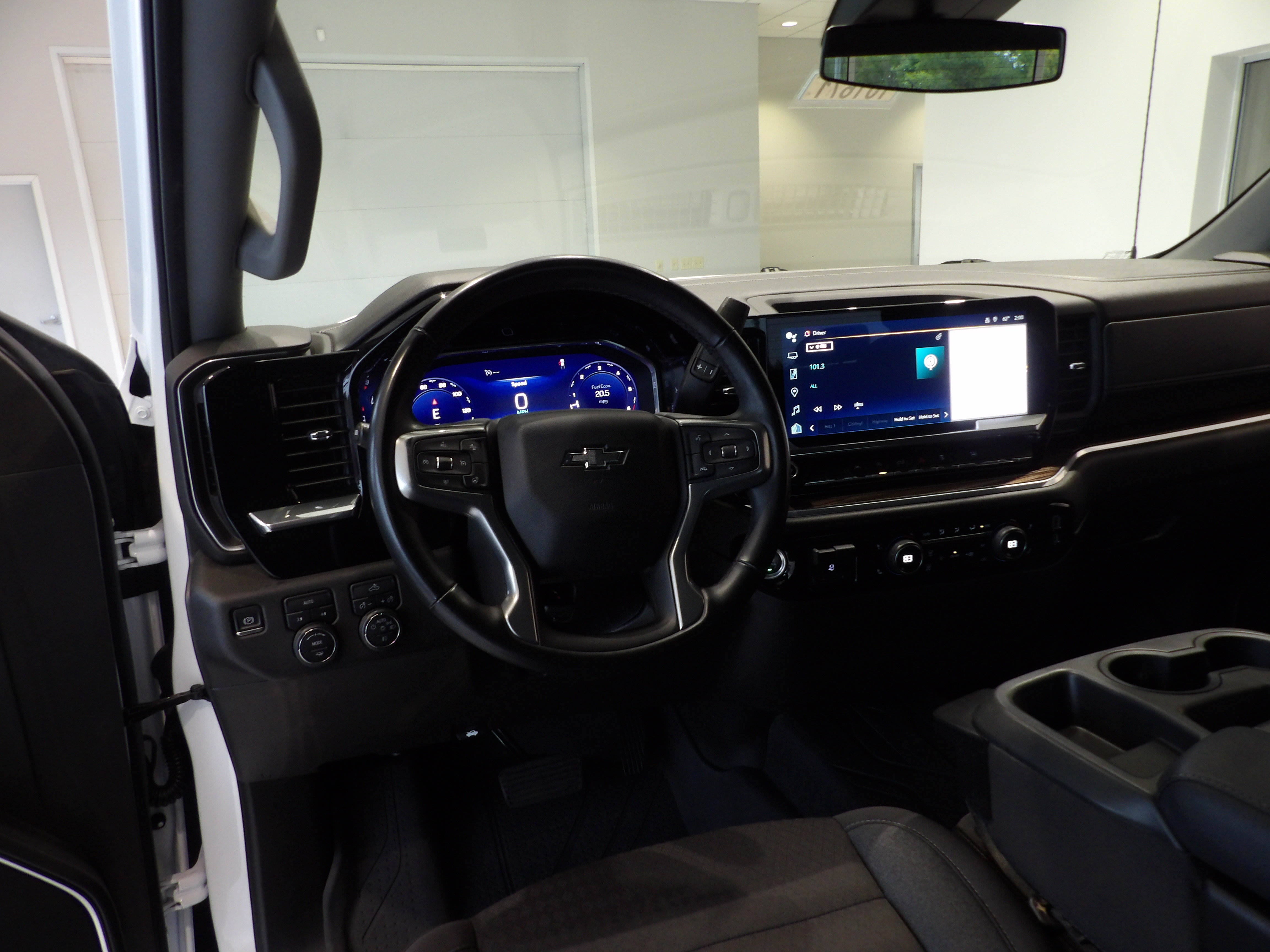 Used 2023 Chevrolet Silverado 1500 RST AWD/4WD image 14