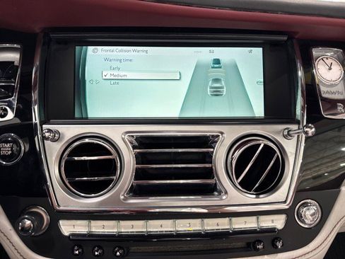 Used 2017 Rolls-Royce Dawn image 85