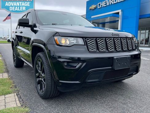 Used 2020 Jeep Grand Cherokee Altitude AWD/4WD image 1