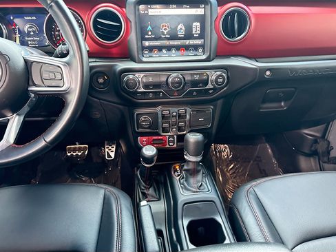 Used 2021 Jeep Wrangler Unlimited Rubicon AWD/4WD image 17