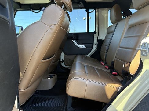 Used 2011 Jeep Wrangler Unlimited Sahara w/ Connectivity Group AWD/4WD image 29