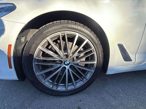 Used 2018 BMW 530i xDrive image 19