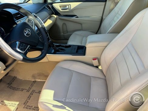 Used 2017 Toyota Camry XLE image 15