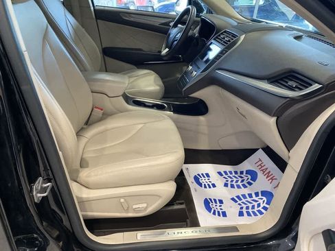 Used 2017 Lincoln MKC Premiere AWD/4WD image 34