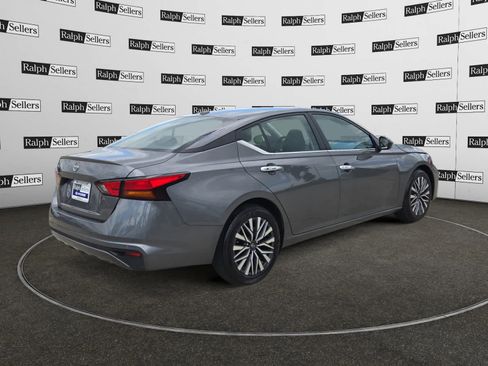 Used 2025 Nissan Altima 2.5 SV image 6