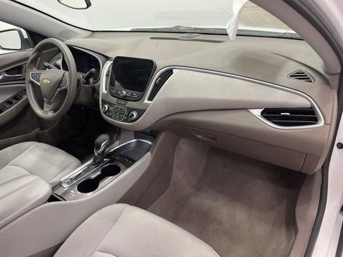 Used 2022 Chevrolet Malibu LT image 44