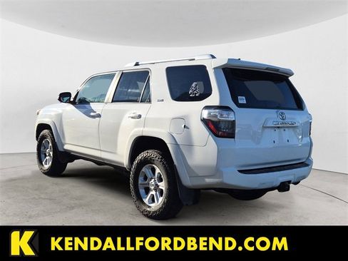 Used 2015 Toyota 4Runner SR5 image 3