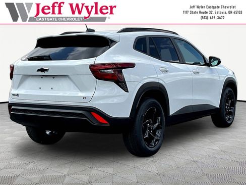 New 2026 Chevrolet Trax LT w/ Driver Confidence Package FWD image 7