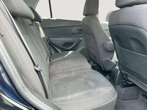 Used 2018 Chevrolet Trax LS AWD/4WD image 25