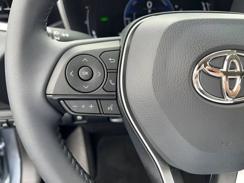 Certified 2025 Toyota Corolla XLE FWD image 18