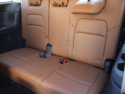 Used 2025 Nissan Pathfinder Platinum AWD/4WD image 7