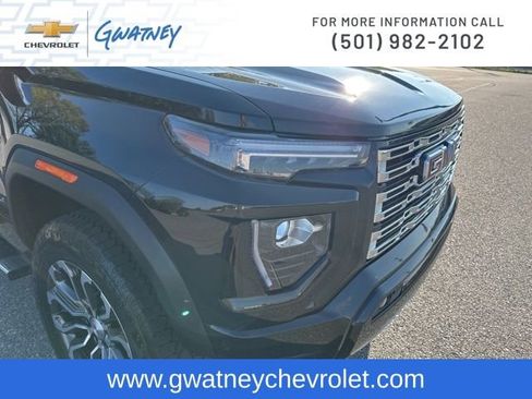 Used 2025 GMC Canyon Denali image 13