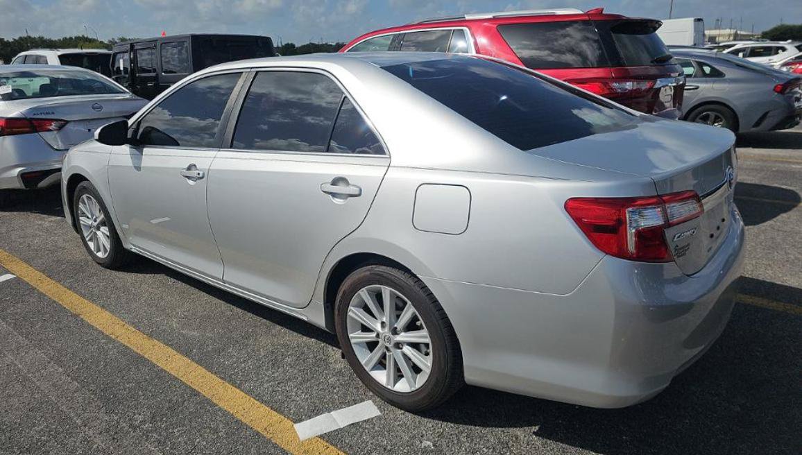 Used 2013 Toyota Camry XLE FWD image 6