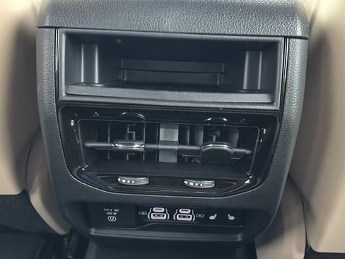 Used 2025 Jeep Grand Cherokee Limited AWD/4WD image 46