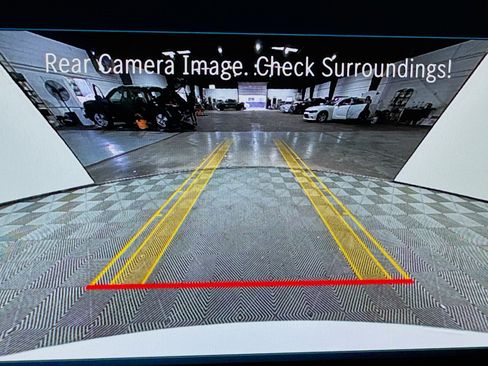 Used 2025 Mercedes-Benz GLE 450e 4MATIC image 18