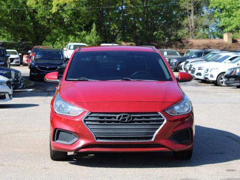 Used 2019 Hyundai Accent SE FWD image 2