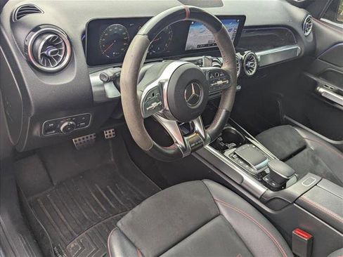 Used 2021 Mercedes-Benz GLB 35 AMG 4MATIC image 4