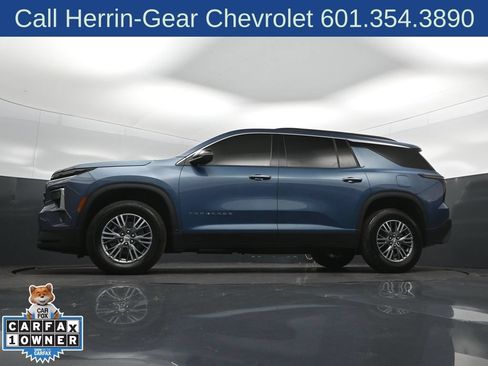 Used 2025 Chevrolet Traverse LT FWD image 39