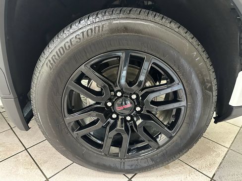 Certified 2024 GMC Sierra 1500 Elevation image 17