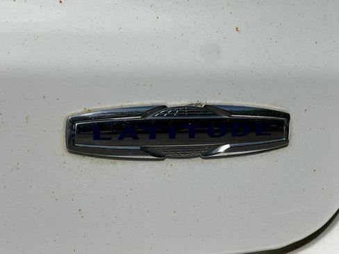 Used 2018 Jeep Compass Latitude w/ Popular Equipment Group AWD/4WD image 8