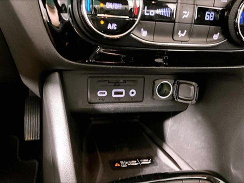 Certified 2022 Buick Encore GX Essence w/ Advanced Technology Package AWD/4WD image 15