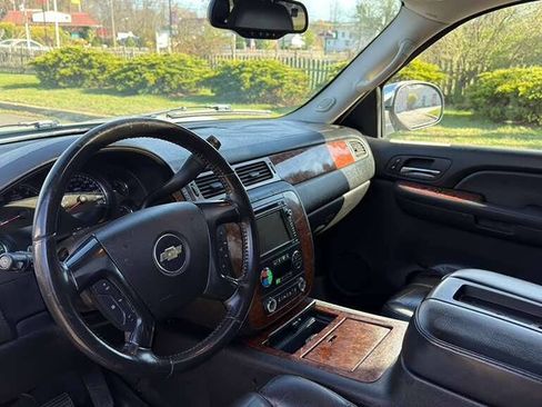Used 2007 Chevrolet Tahoe LTZ w/ LTZ Preferred Equipment Group image 11