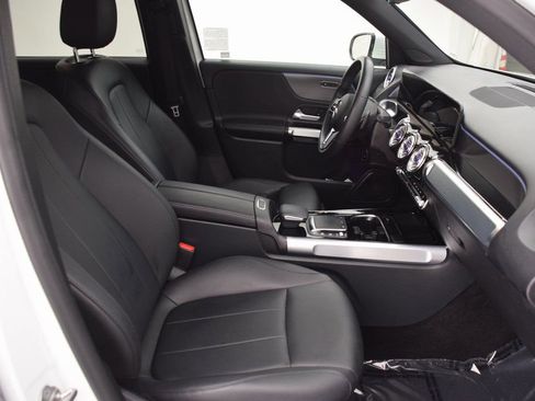 Certified 2022 Mercedes-Benz GLB 250 image 16
