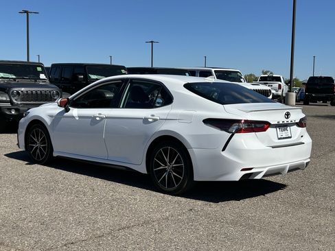 Used 2024 Toyota Camry SE w/ Blackout Package (TMS) FWD image 4