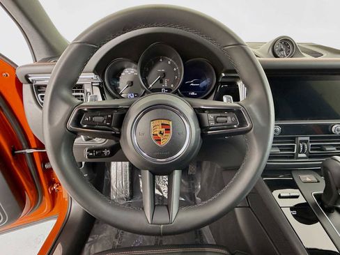 Certified 2025 Porsche Macan AWD/4WD image 15