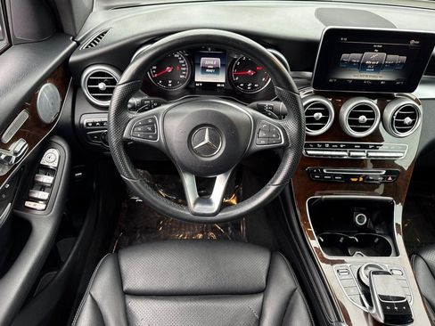 Used 2017 Mercedes-Benz GLC 300 4MATIC image 32