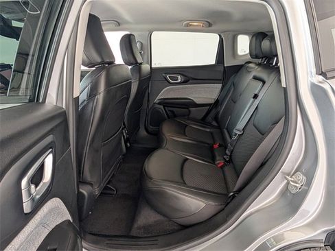 Used 2022 Jeep Compass Latitude image 7