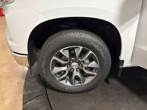 Certified 2023 Chevrolet Silverado 1500 LTZ w/ Technology Package AWD/4WD image 38